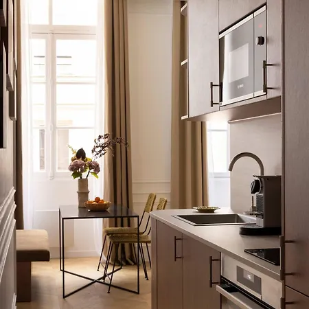 Amazing 1br 4p Louvre Museum Apartament *